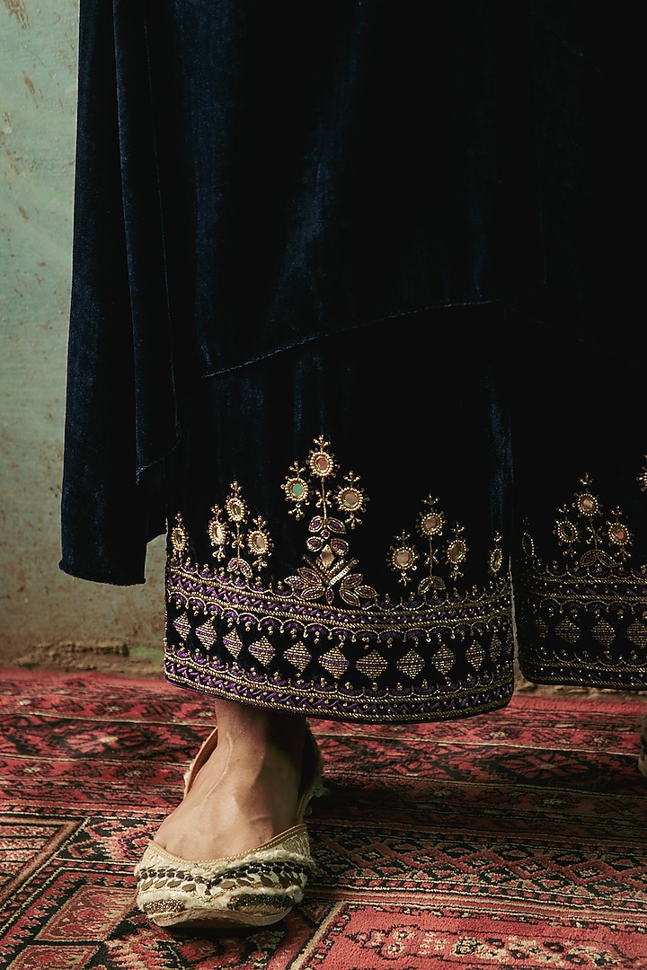 Navy Blue Silk Velvet Thread & Mirror Embroidered Asymmetrical Kurta Set by Sureena Chowdhri at Pernia's Pop Up Shop