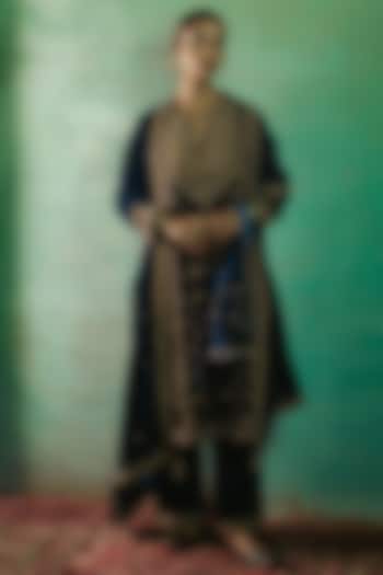 Peacock Blue Silk Velvet Zardosi Hand Embroidered Kurta Set by Sureena Chowdhri at Pernia's Pop Up Shop