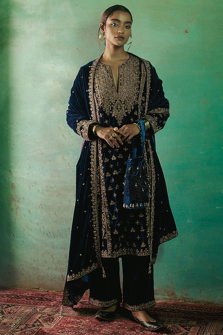Peacock Blue Silk Velvet Zardosi Hand Embroidered Kurta Set by Sureena Chowdhri at Pernia's Pop Up Shop