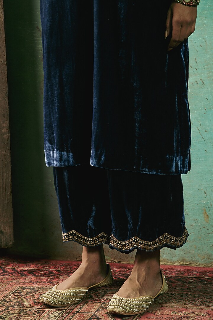 Peacock Blue Silk Velvet Floral Motif Hand Embroidered Kurta Set by Sureena Chowdhri at Pernia's Pop Up Shop