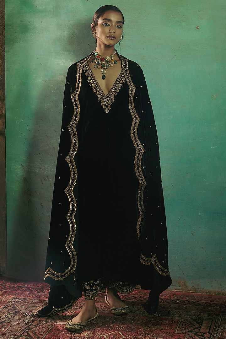 Midnight Black Silk Velvet Zardosi Hand Embroidered Kurta Set by Sureena Chowdhri at Pernia's Pop Up Shop