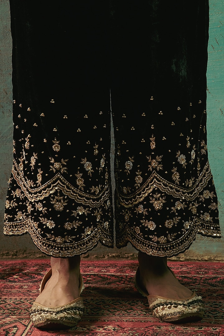 Midnight Black Silk Velvet Zardosi Hand Embroidered Kurta Set by Sureena Chowdhri at Pernia's Pop Up Shop