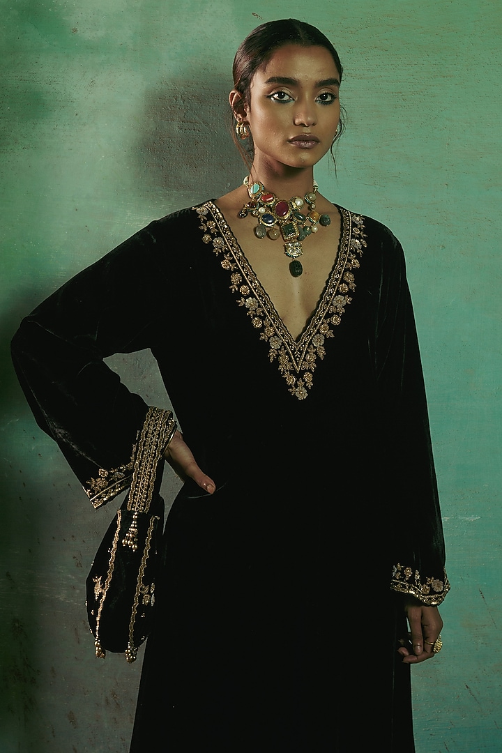 Midnight Black Silk Velvet Zardosi Hand Embroidered Kurta Set by Sureena Chowdhri at Pernia's Pop Up Shop