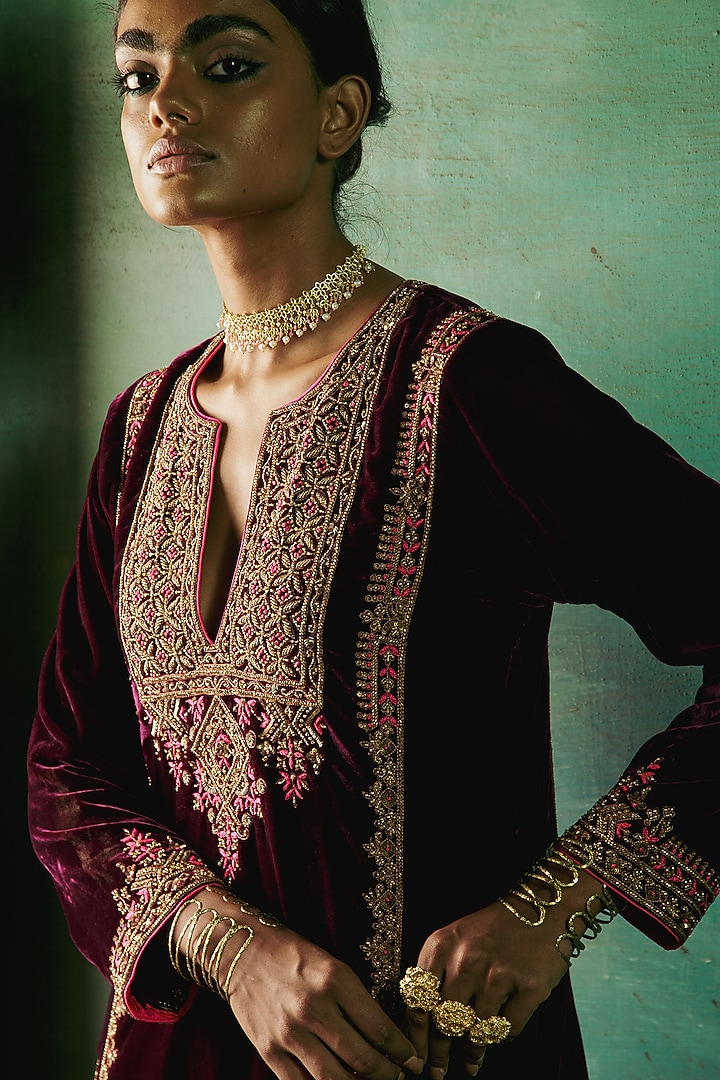 Plum Silk Velvet Zardosi Hand Embroidered Kurta Set by Sureena Chowdhri at Pernia's Pop Up Shop