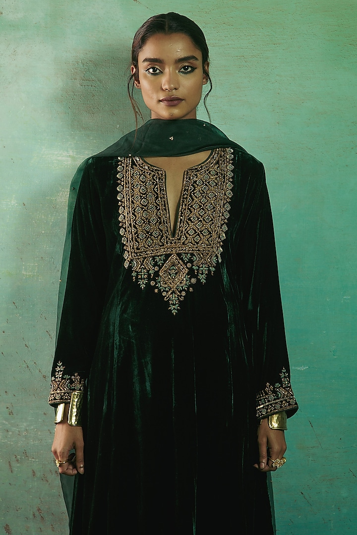 Bottle Green Silk Velvet Aari & Beads Embroidered Kurta Set by Sureena Chowdhri at Pernia's Pop Up Shop