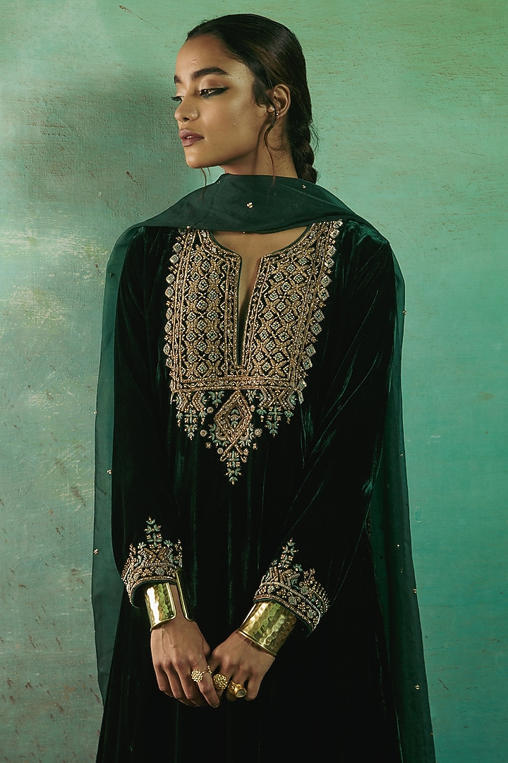 Bottle Green Silk Velvet Aari & Beads Embroidered Kurta Set by Sureena Chowdhri at Pernia's Pop Up Shop