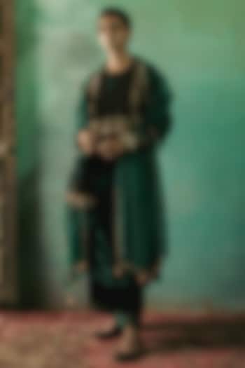 Bottle Green Silk Velvet Thread Embroidered Kurta Set by Sureena Chowdhri at Pernia's Pop Up Shop