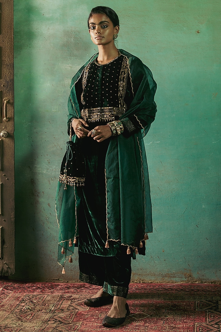 Bottle Green Silk Velvet Thread Embroidered Kurta Set by Sureena Chowdhri at Pernia's Pop Up Shop