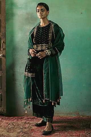 Bottle Green Silk Velvet Thread Embroidered Kurta Set by Sureena Chowdhri