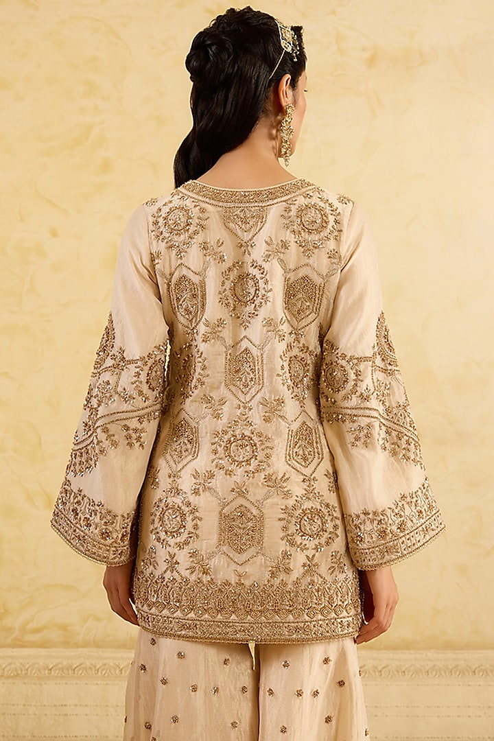 Light Gold Tissue Silk Thread Handwork Kurta Set by Sureena Chowdhri at Pernia's Pop Up Shop