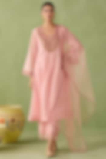 Blush Pink Silk Chanderi Embroidered Kurta Set by Sureena Chowdhri at Pernia's Pop Up Shop