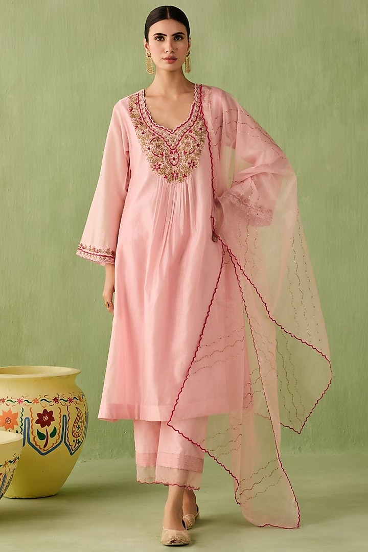 Blush Pink Silk Chanderi Embroidered Kurta Set by Sureena Chowdhri at Pernia's Pop Up Shop