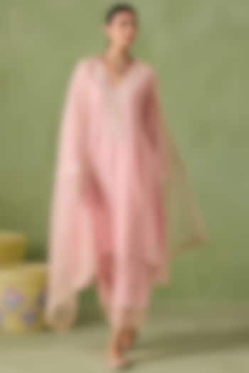 Blush Pink Silk Chanderi Sequins Embellished Asymmetrical High-Low Kurta Set by Sureena Chowdhri at Pernia's Pop Up Shop