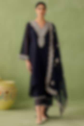 Navy Blue Silk Chanderi Sequins Embellished Asymmetrical High-Low Kurta Set by Sureena Chowdhri at Pernia's Pop Up Shop