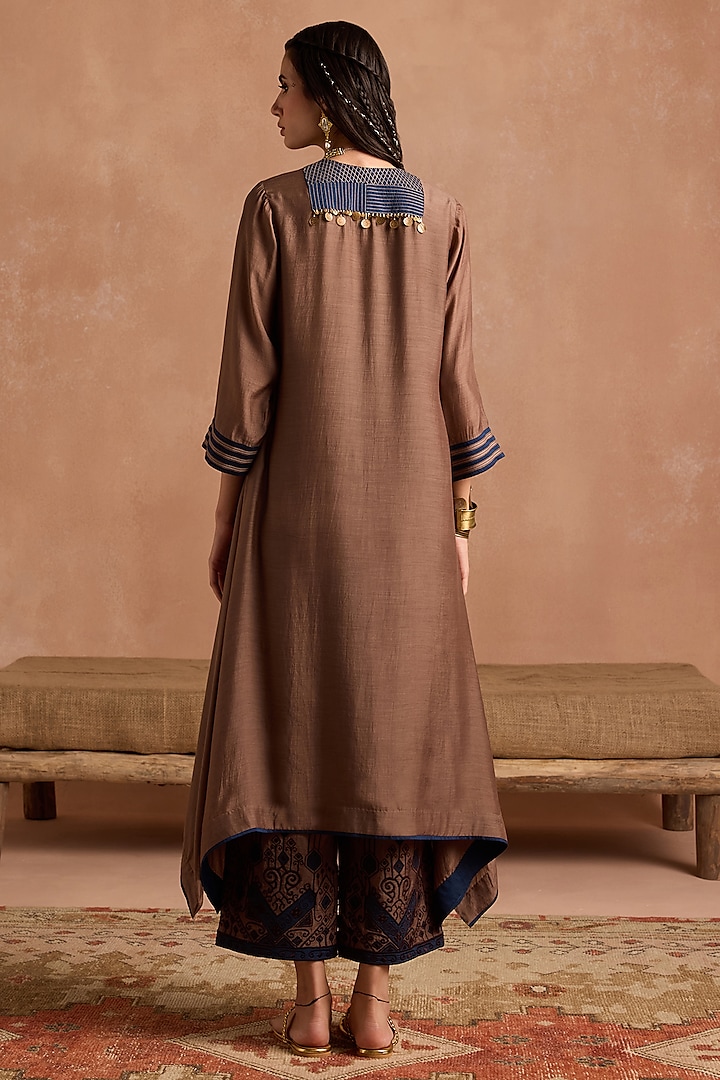 Coffee Brown Muslin Thread Embroidered Kurta Set by Sureena Chowdhri at Pernia's Pop Up Shop