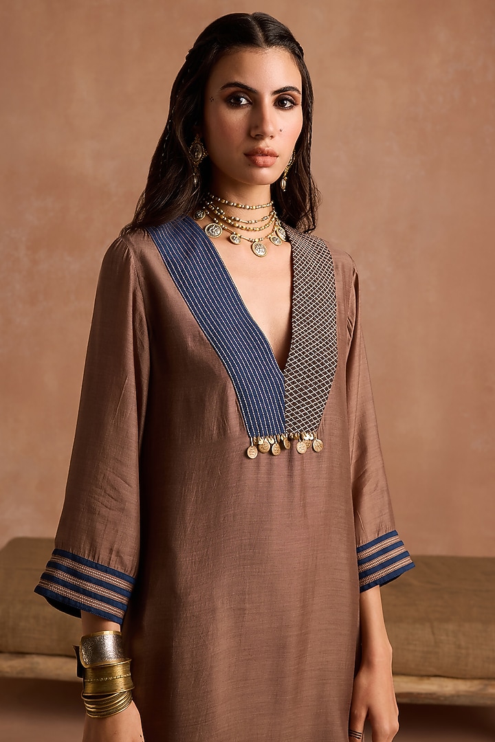 Coffee Brown Muslin Thread Embroidered Kurta Set by Sureena Chowdhri at Pernia's Pop Up Shop