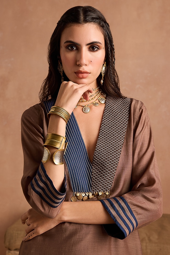 Coffee Brown Muslin Thread Embroidered Kurta Set by Sureena Chowdhri at Pernia's Pop Up Shop