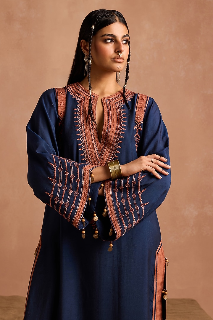 Navy Blue Muslin Thread Embroidered Kaftan by Sureena Chowdhri at Pernia's Pop Up Shop