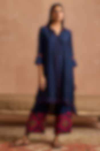 Navy Blue Pure Muslin High-Low Kurta Set by Sureena Chowdhri at Pernia's Pop Up Shop