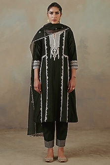 product-color-Black