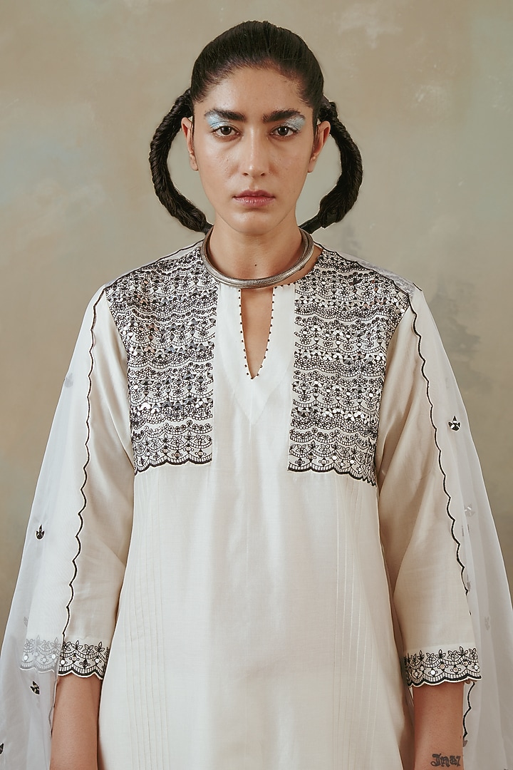 Ivory Silk Chanderi Embroidered Kurta Set by Sureena Chowdhri at Pernia's Pop Up Shop