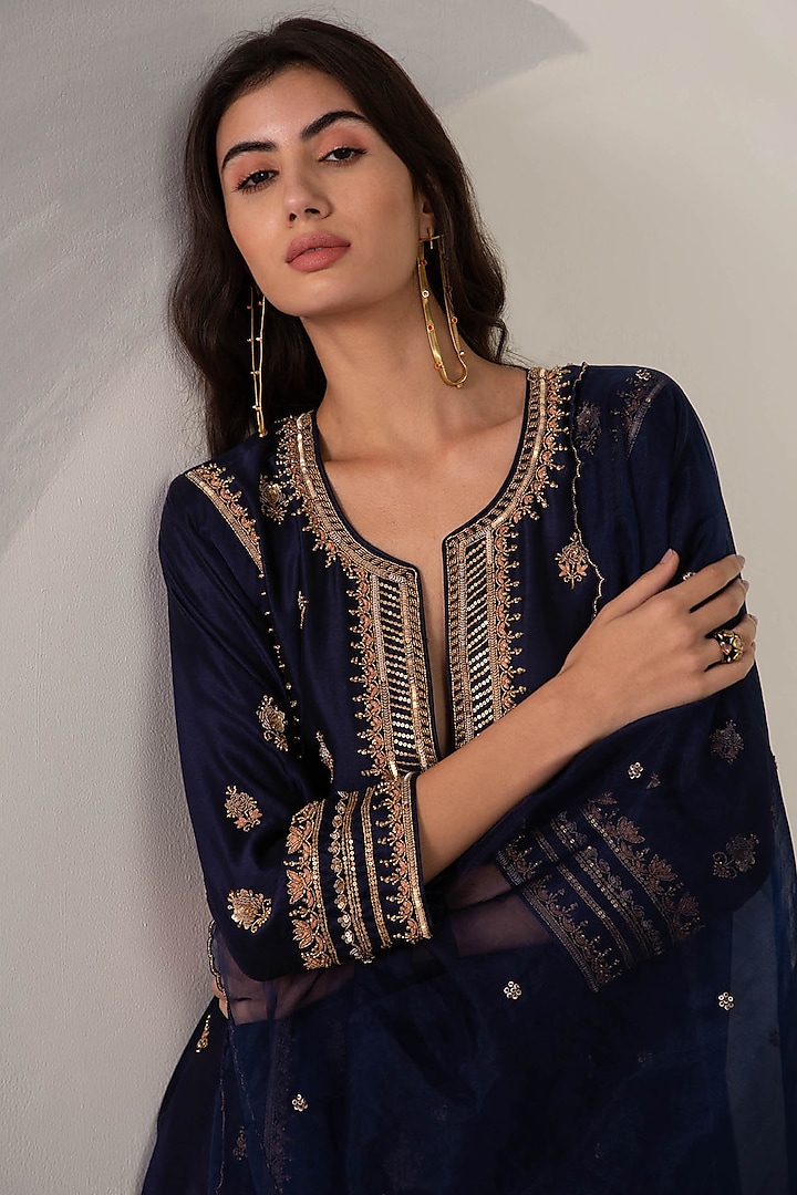 Sapphire Blue Silk Chanderi Embroidered Kurta Set by Sureena Chowdhri at Pernia's Pop Up Shop