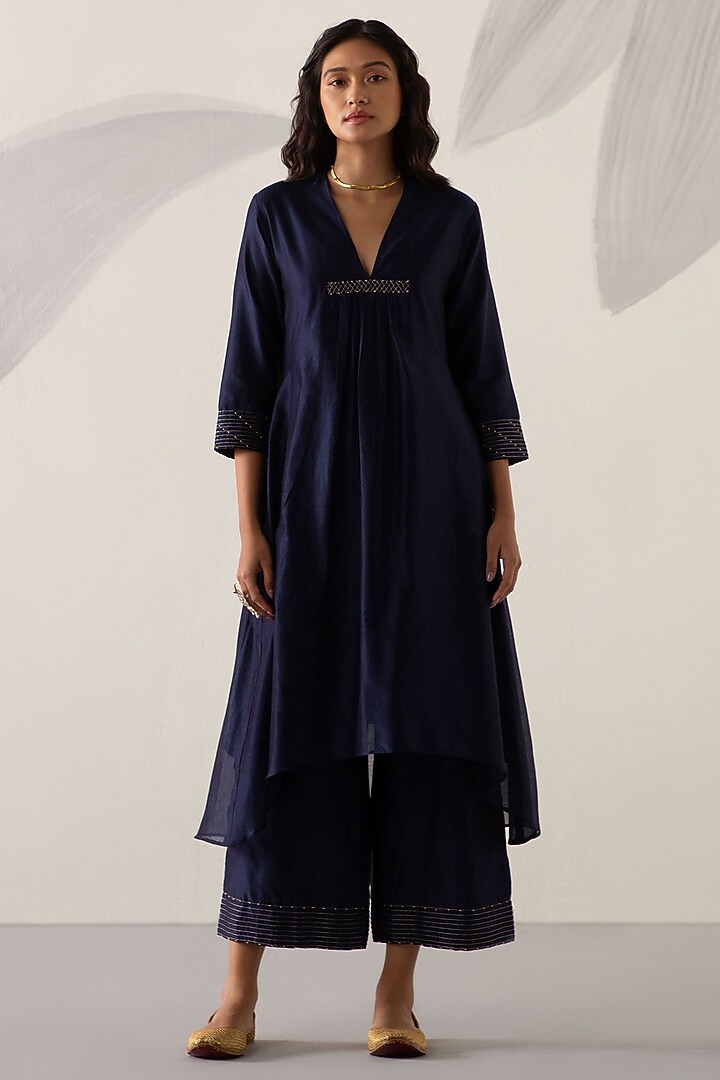 Sapphire Blue Silk Chanderi Embroidered Asymmetrical Kurta Set by Sureena Chowdhri at Pernia's Pop Up Shop