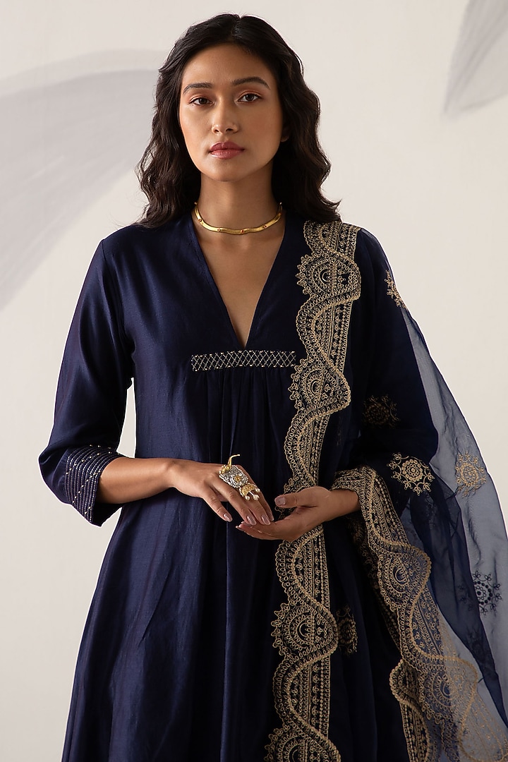 Sapphire Blue Silk Chanderi Embroidered Asymmetrical Kurta Set by Sureena Chowdhri at Pernia's Pop Up Shop
