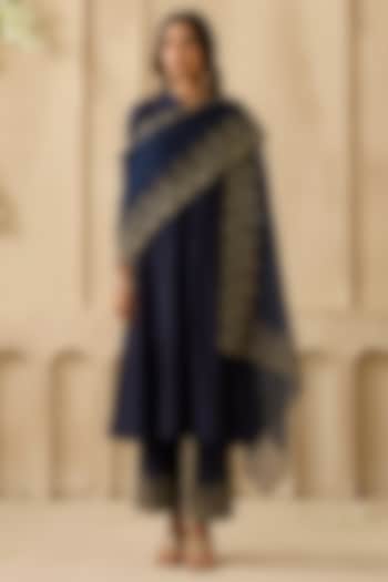 Navy Blue Silk Chanderi Zari Embroidered Kurta Set by Sureena Chowdhri at Pernia's Pop Up Shop