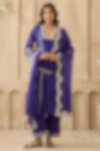 Violet Silk Chanderi Pearl & Sequin Embroidered Kurta Set by Sureena Chowdhri at Pernia's Pop Up Shop