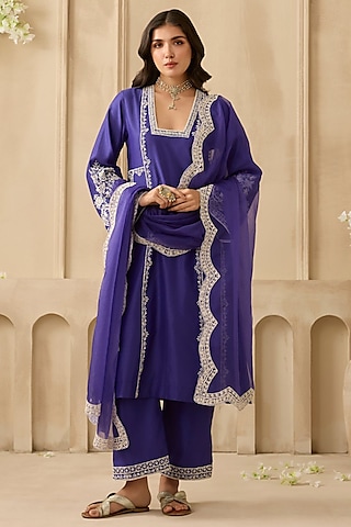 Violet Silk Chanderi Pearl & Sequin Embroidered Kurta Set by Sureena Chowdhri
