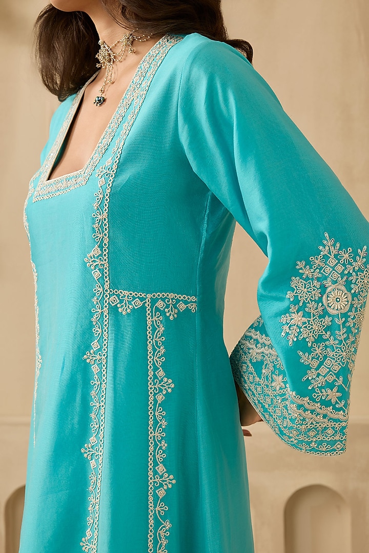 Firozi Silk Chanderi Pearl & Sequin Embroidered Kurta Set by Sureena Chowdhri at Pernia's Pop Up Shop