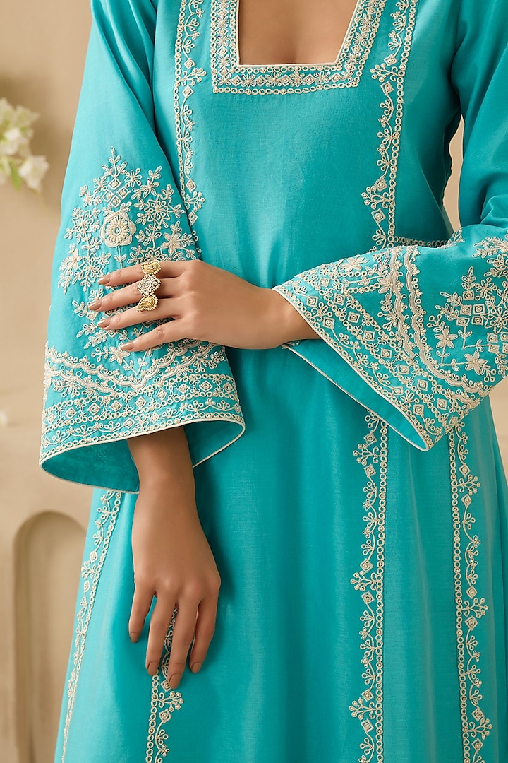 Firozi Silk Chanderi Pearl & Sequin Embroidered Kurta Set by Sureena Chowdhri at Pernia's Pop Up Shop