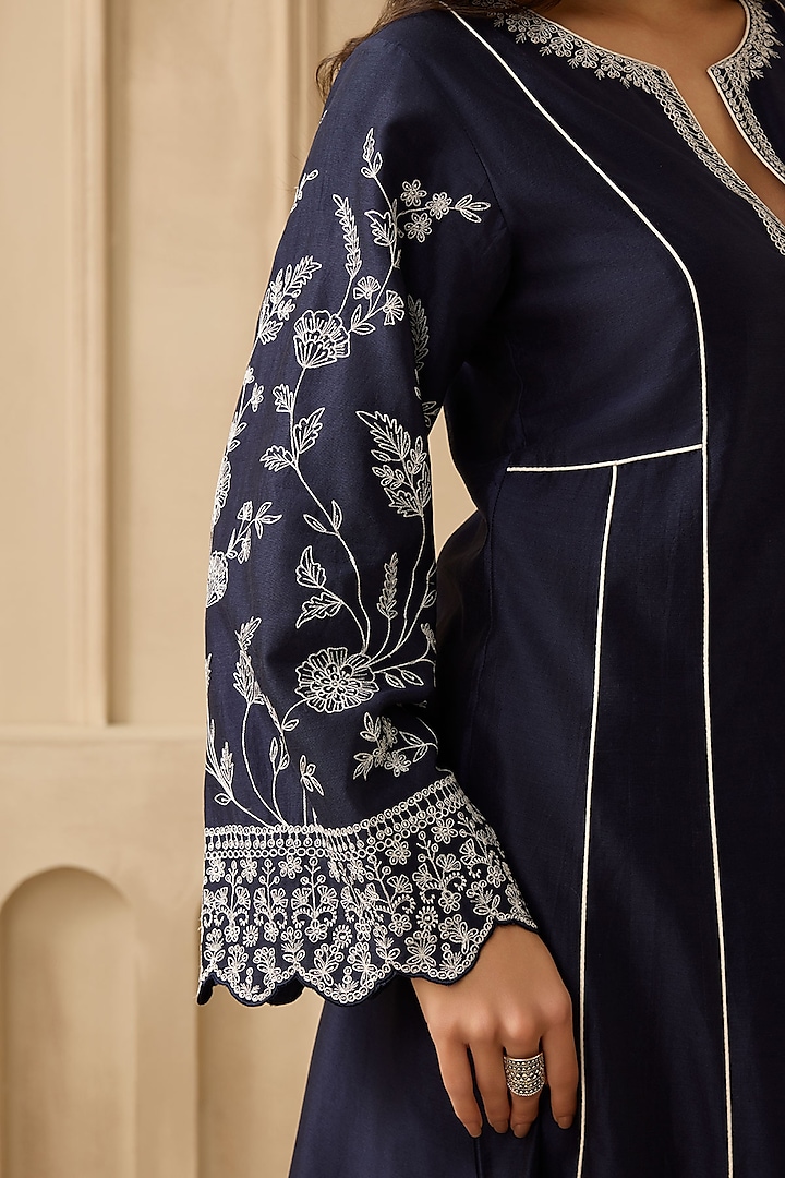 Navy Blue Silk Chanderi Floral & Thread Work A-Line Kurta Set by Sureena Chowdhri at Pernia's Pop Up Shop