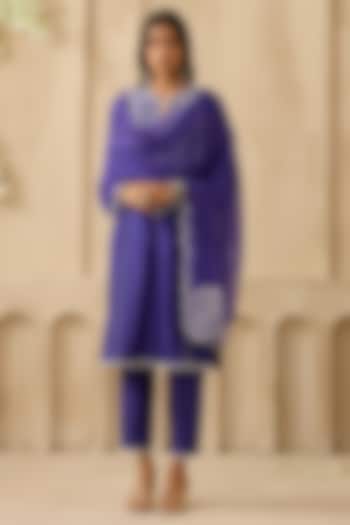 Violet Silk Chanderi Thread Work Kurta Set by Sureena Chowdhri at Pernia's Pop Up Shop