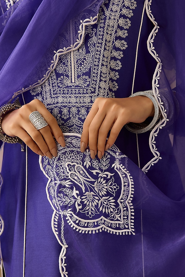 Violet Silk Chanderi Thread Work Kurta Set by Sureena Chowdhri at Pernia's Pop Up Shop