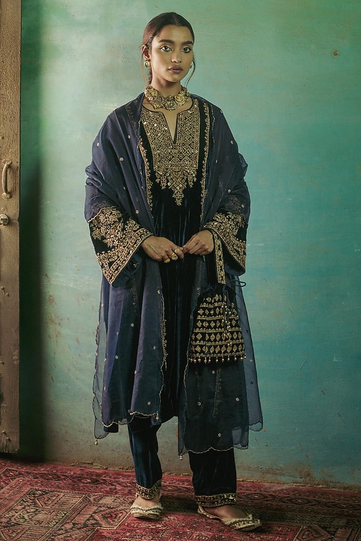 Navy Blue Silk Velvet Embroidered Kurta Set by Sureena Chowdhri at Pernia's Pop Up Shop