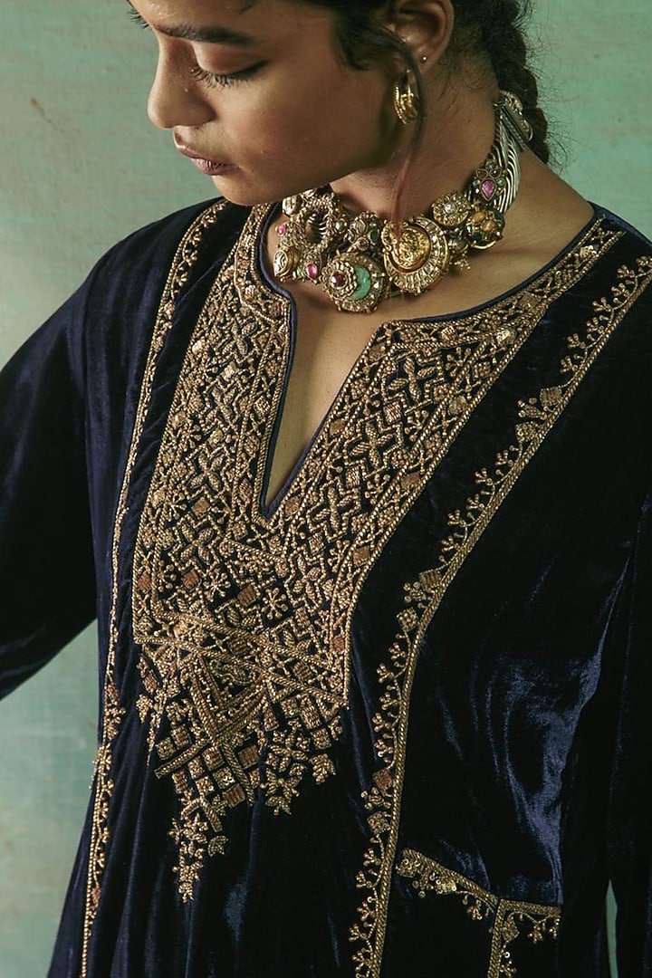 Navy Blue Silk Velvet Embroidered Kurta Set by Sureena Chowdhri at Pernia's Pop Up Shop