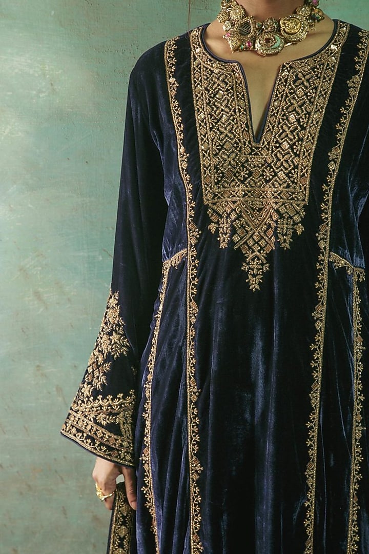 Navy Blue Silk Velvet Embroidered Kurta Set by Sureena Chowdhri at Pernia's Pop Up Shop