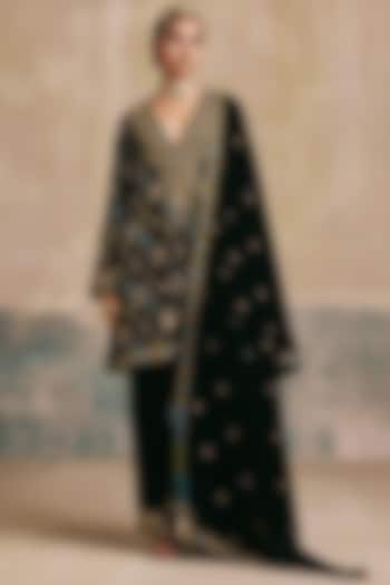 Black Silk Velvet Embroidered Short Kurta Set by Sureena Chowdhri at Pernia's Pop Up Shop