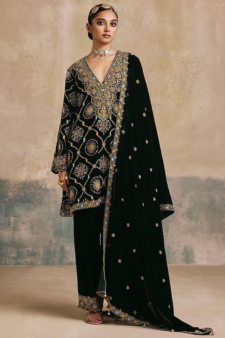 Black Silk Velvet Embroidered Short Kurta Set by Sureena Chowdhri at Pernia's Pop Up Shop