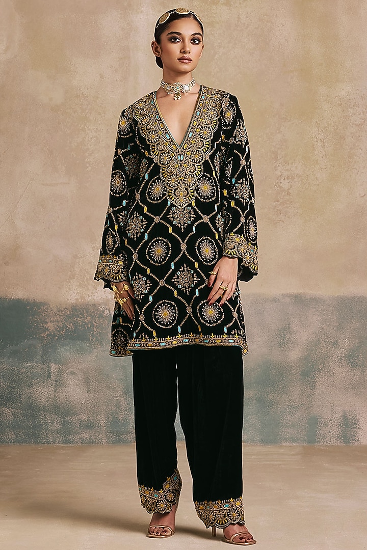 Black Silk Velvet Embroidered Short Kurta Set by Sureena Chowdhri at Pernia's Pop Up Shop