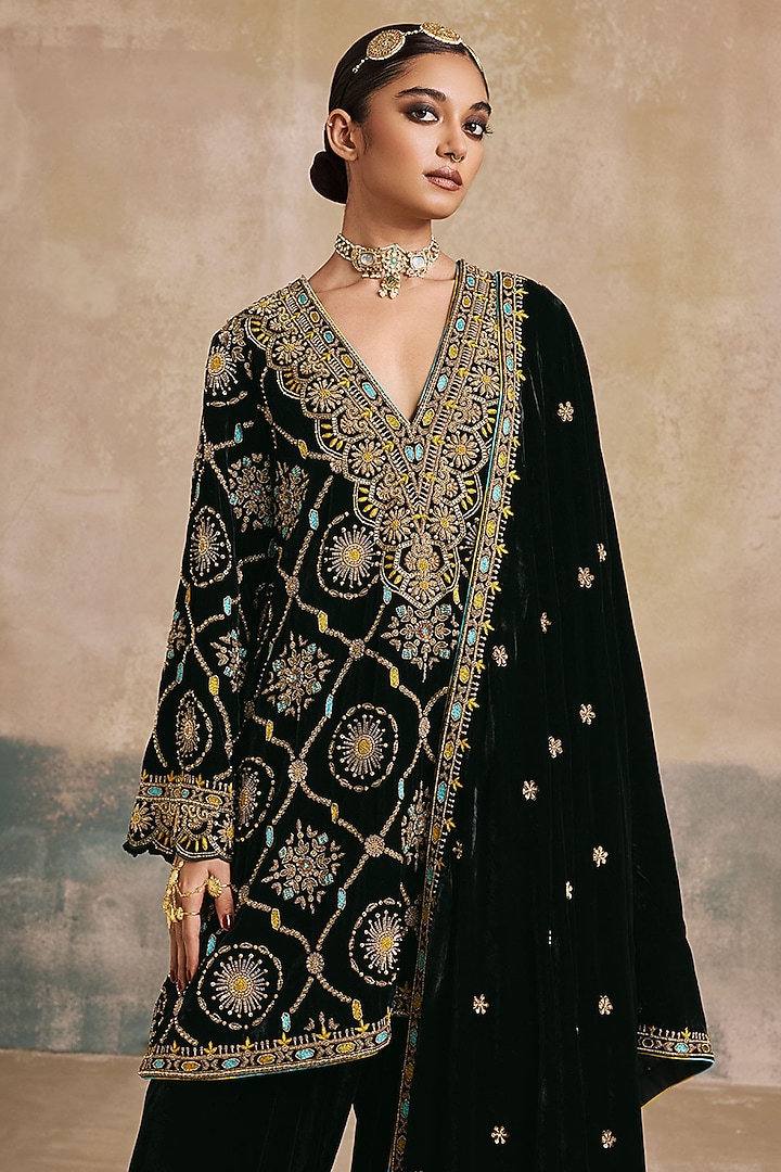 Black Silk Velvet Embroidered Short Kurta Set by Sureena Chowdhri at Pernia's Pop Up Shop