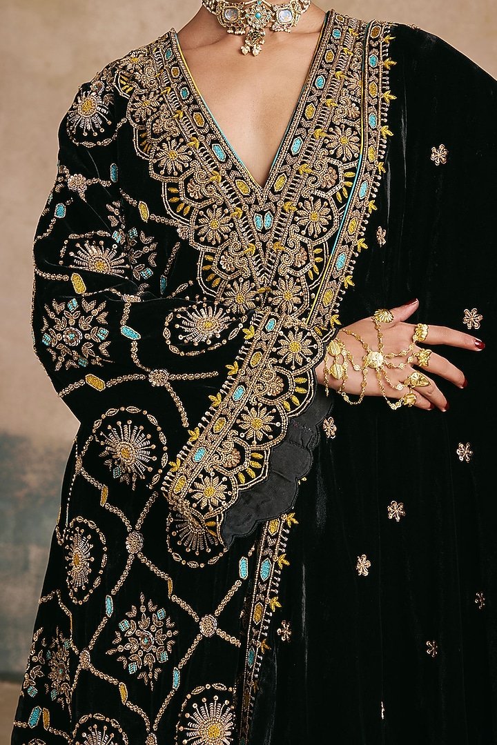 Black Silk Velvet Embroidered Short Kurta Set by Sureena Chowdhri at Pernia's Pop Up Shop