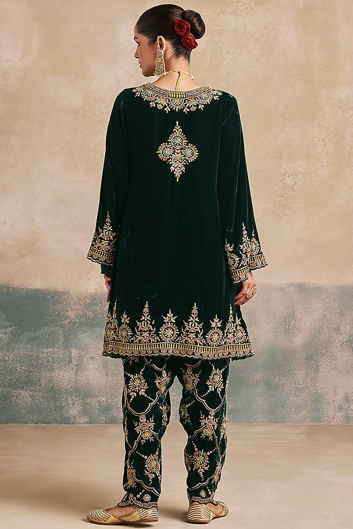 Bottle Green Silk Velvet Embroidered Short Kurta Set by Sureena Chowdhri at Pernia's Pop Up Shop
