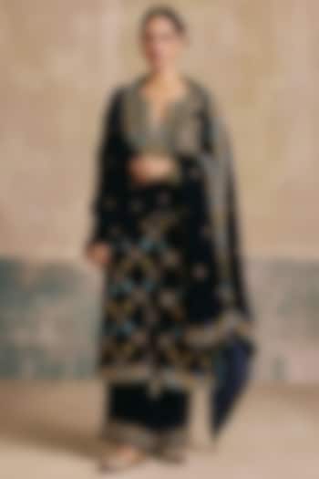 Deep Navy Blue Silk Velvet Embroidered Kurta Set by Sureena Chowdhri at Pernia's Pop Up Shop