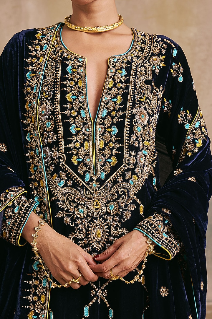 Deep Navy Blue Silk Velvet Embroidered Kurta Set by Sureena Chowdhri at Pernia's Pop Up Shop