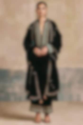 Black Silk Velvet Thread Embroidered Kurta Set by Sureena Chowdhri at Pernia's Pop Up Shop