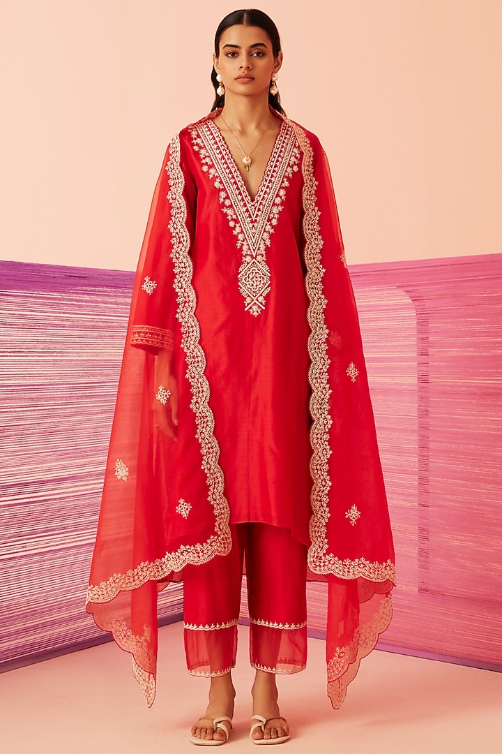 Red Silk Chanderi Embroidered Asymmetrical Kurta Set by Sureena Chowdhri at Pernia's Pop Up Shop