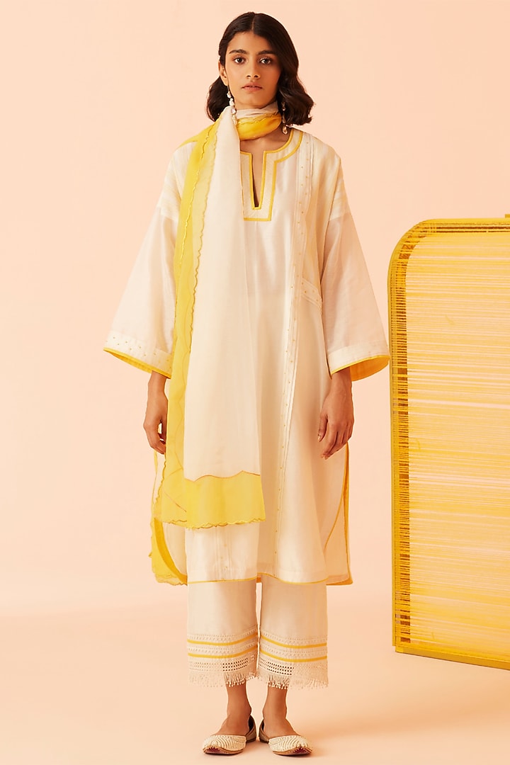 Ivory Silk Chanderi Embroidered Kurta Set by Sureena Chowdhri at Pernia's Pop Up Shop